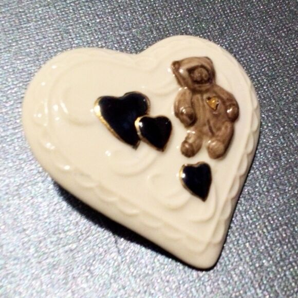Vintage Ceramic Teddy Bear Heart Shaped Pin Brooch with Gold Heart Accent - Picture 2 of 6